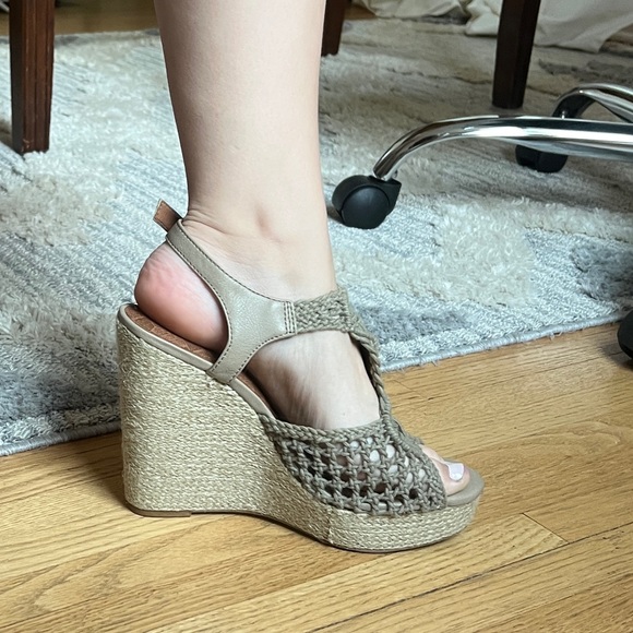 Lucky Brand Wedges Never Worn! Size 9 - Picture 3 of 16